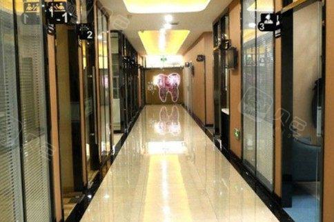 儿童双排牙形成原因有哪些？天津阳光树口腔专家解析乳牙滞留危害与预防(图1)