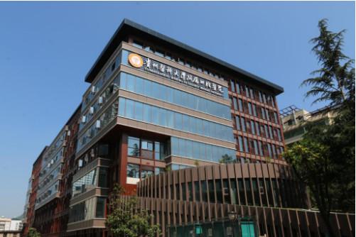 贵州医科大学附属口腔医院做的种植牙好吗？专业！五大技术优势，医生团队实力强(图1)
